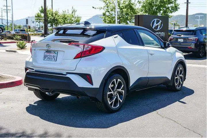 $17500 : Toyota C-HR 2020 XLE 4dr Cro image 4