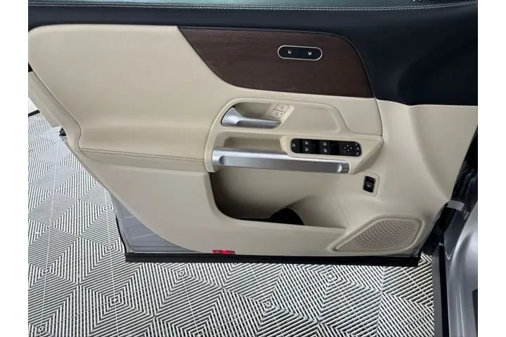 $28650 : Mercedes-Benz GLB 2022 AWD G image 9