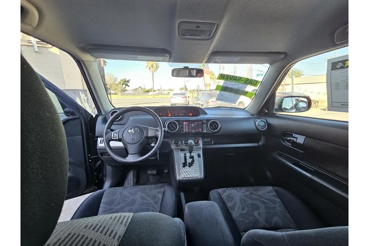 2015 xB 5-Door Wagon 5-Spd MT image 9