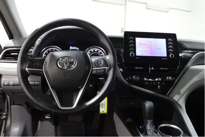 $27998 : Toyota Camry 2024 LE 4dr Sed image 8