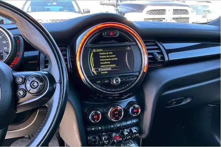 $16924 : MINI Convertible 2017 Cooper image 6