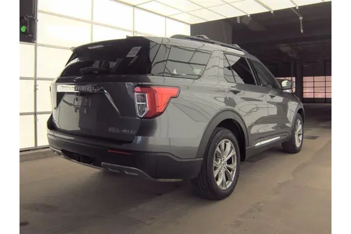 $37990 : Ford Explorer 2023 AWD XLT 4 image 5