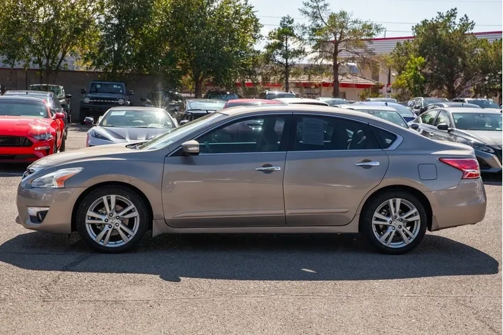 2013 Altima 3.5 SV image 8