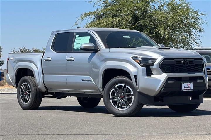 $49874 : New 2024 Tacoma TRD Sport Dou image 2