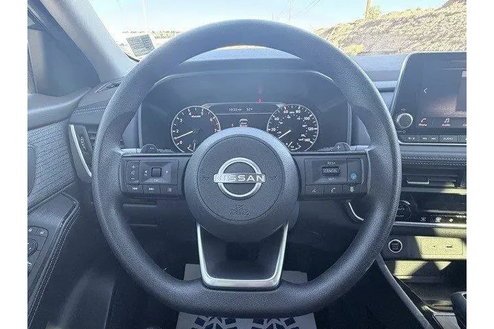 $21750 : Nissan Rogue 2023 SV 4dr Cro image 9