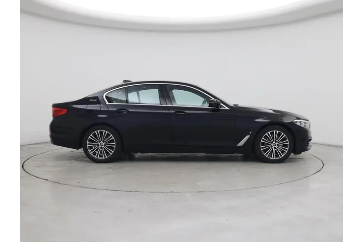 $18998 : BMW 5 Series 2019 530e iPerf image 7