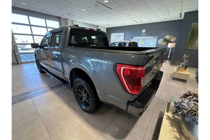 $39992 : Ford F-150 2023 4x4 XLT 4dr image 5