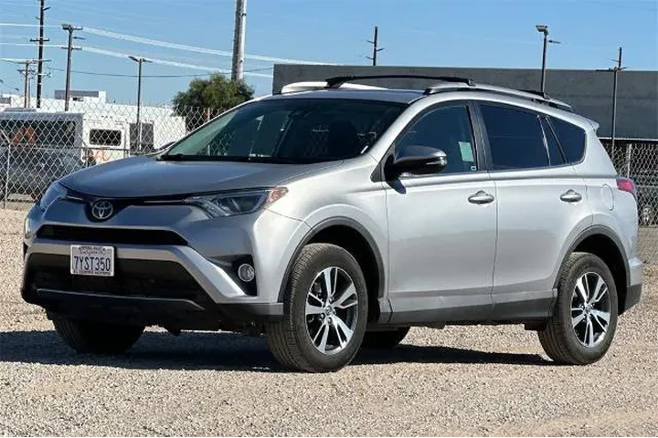 $20500 : Toyota RAV4 2017 XLE 4dr SUV image 9