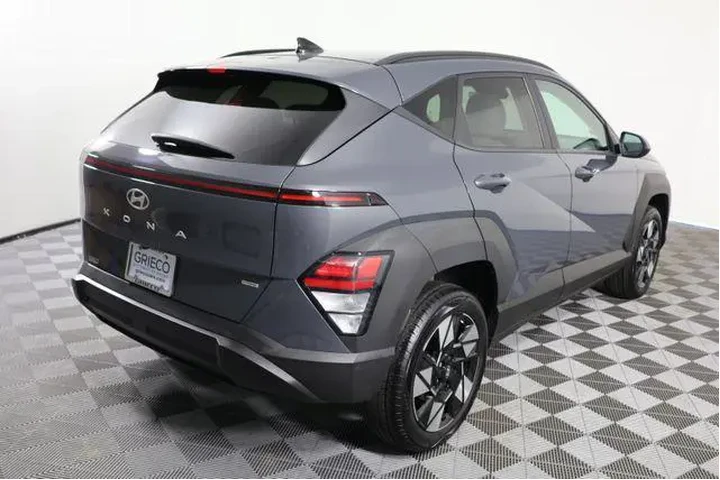 $22878 : Hyundai KONA 2024 AWD SEL 4d image 8
