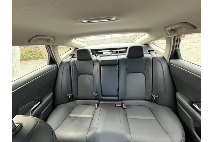 $12900 : 2018 Clarity Plug-In Hybrid T image 9