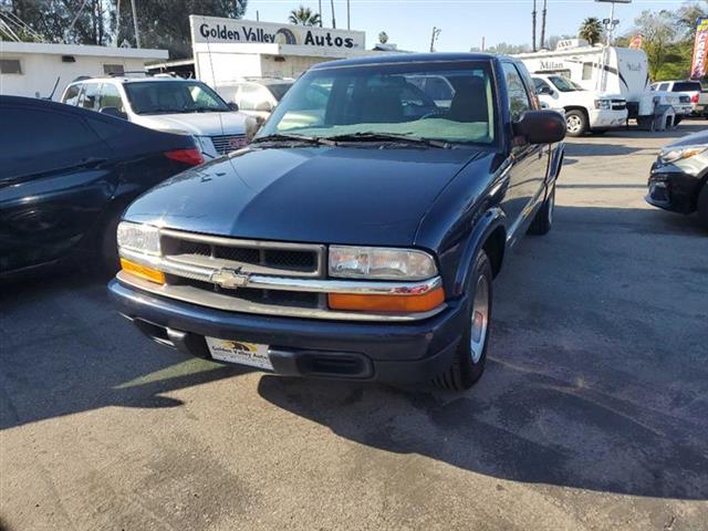 $11999 : 2001 S10 Pickup image 3