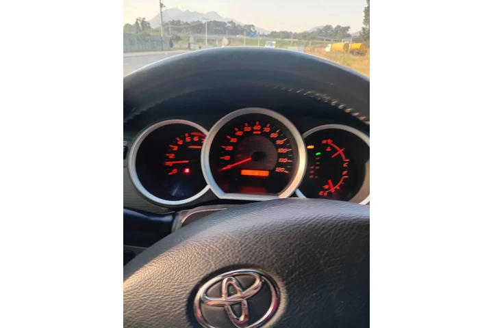 $13000 : Toryota tacoma SR5 4X4 image 5