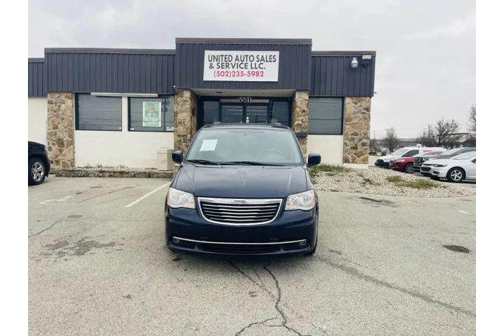 $7450 : 2016 Town and Country Touring image 2