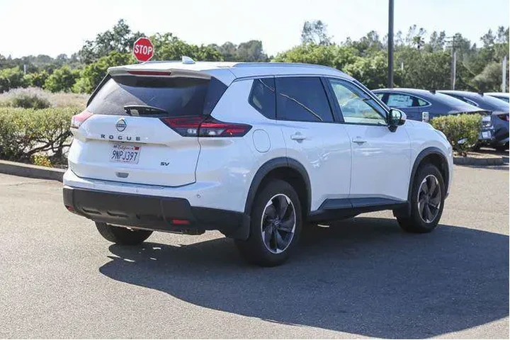 $23991 : Nissan Rogue 2024 SV 4dr Cro image 5