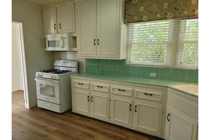 $900 : Home Rent .. Orange, CA image 5