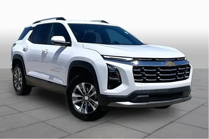 $27356 : Chevrolet Equinox 2025 LT 4d image 2