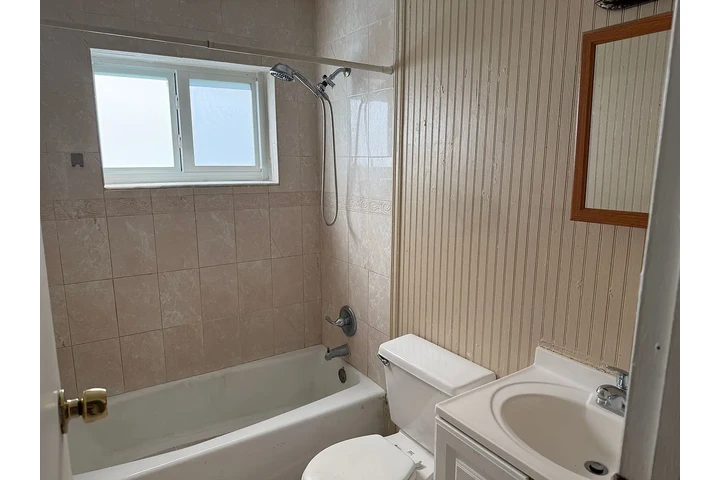 $800 : Beautifully 2-bedroom, 1-bath! image 3