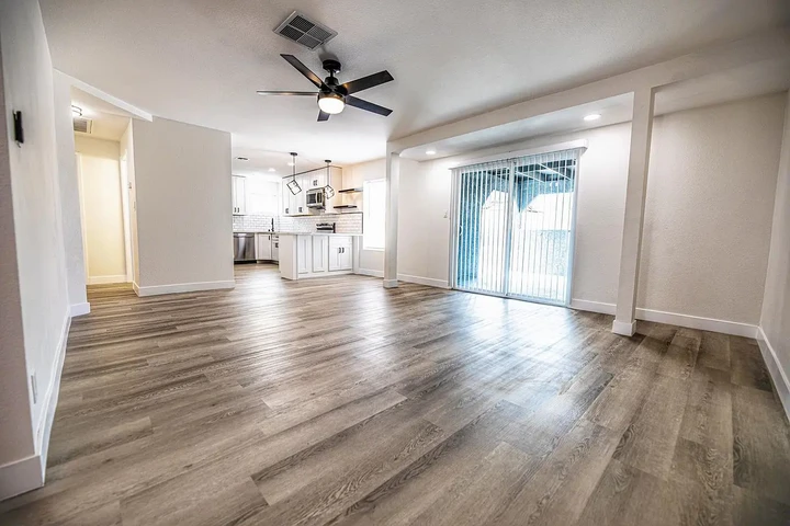 $900 : Esta fabulosa casa renovada image 8