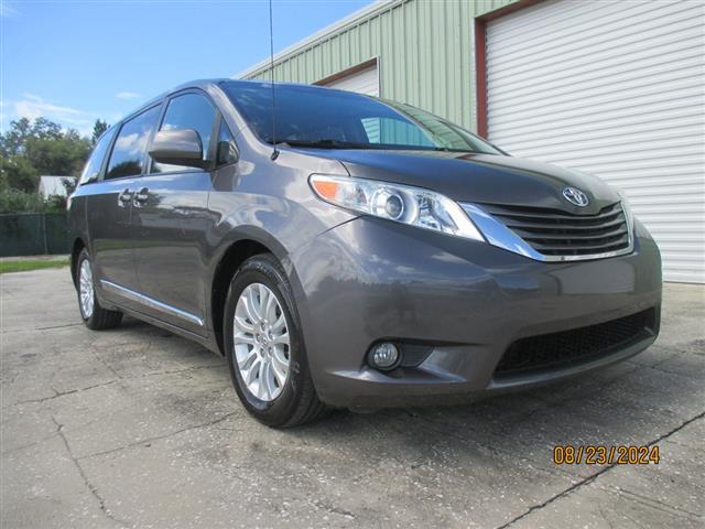 $14895 : 2013 Sienna image 2