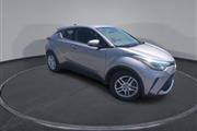 $20900 : PRE-OWNED 2020 TOYOTA C-HR LE thumbnail