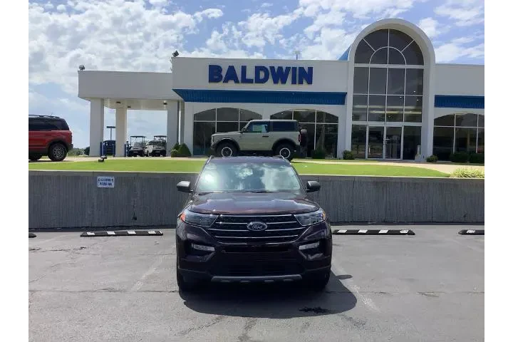 $39950 : Ford Explorer 2022 AWD XLT 4 image 2