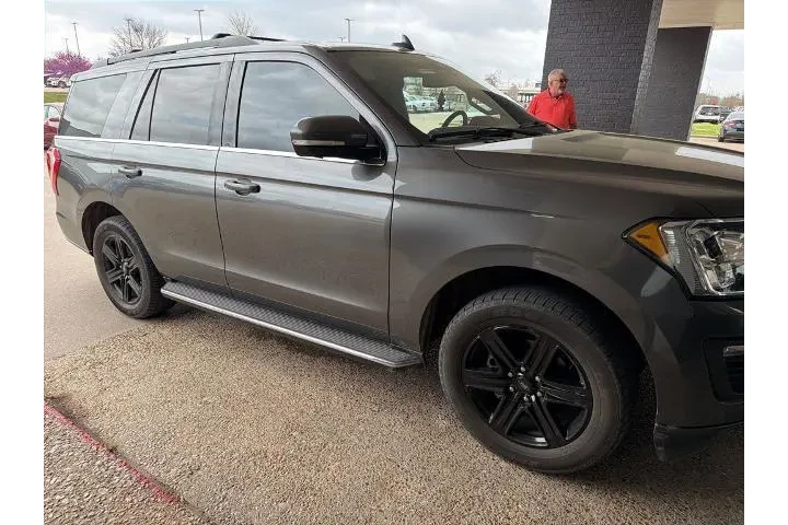 $23960 : Ford Expedition 2021 4x2 XLT image 4