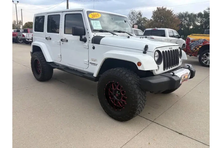 $16950 : 2015 Wrangler Unlimited Sahara image 4