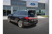 $34900 : Lincoln Navigator 2019 4x4 R thumbnail