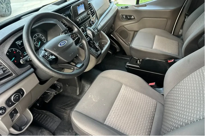 $32900 : Ford Transit 2023 150 3dr SW image 9