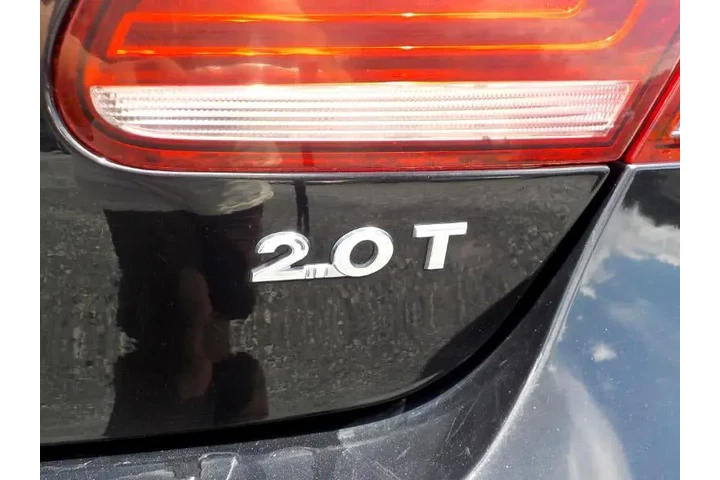 $8981 : 2015 CC 2.0T Sport image 9
