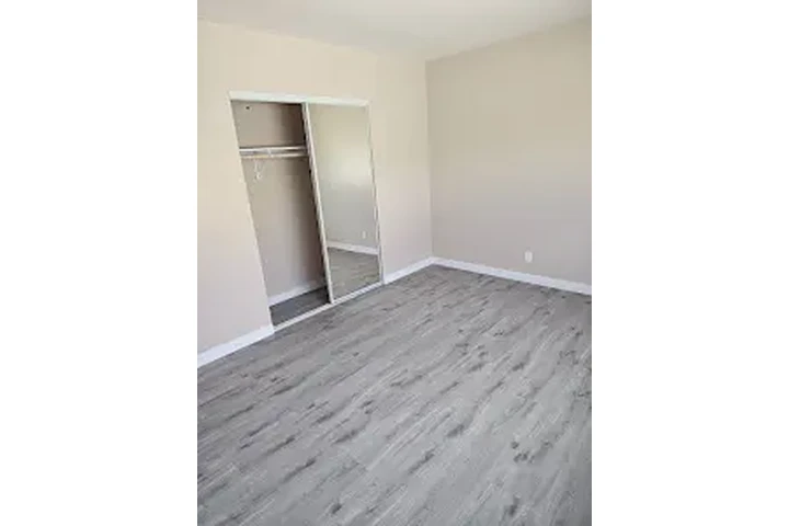 $2500 : CASA EN RENTA EN L.A. 90044 image 3