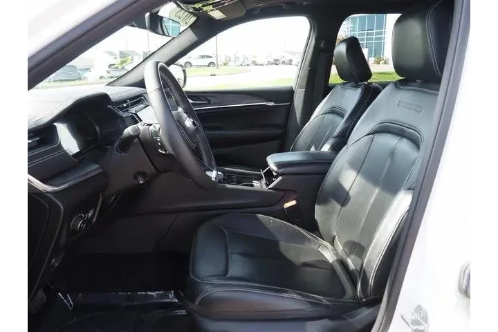 $35885 : Jeep Grand Cherokee L 2023 4 image 6