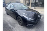 $19677 : Hyundai ELANTRA 2023 SEL 4dr thumbnail