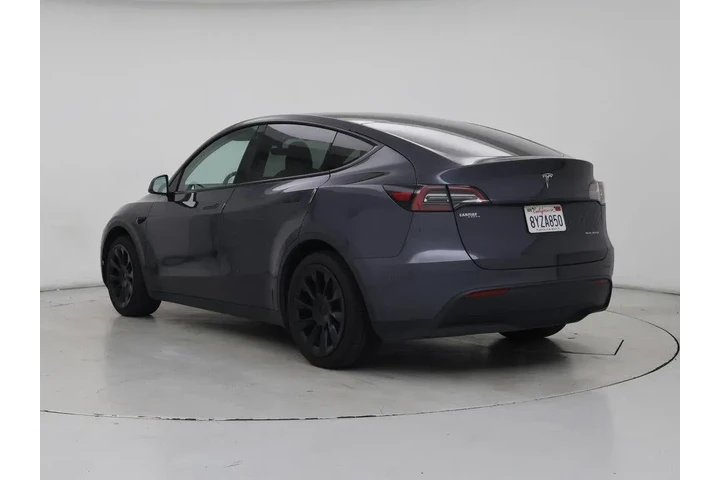 $31998 : Tesla Model Y 2022 AWD Long image 2