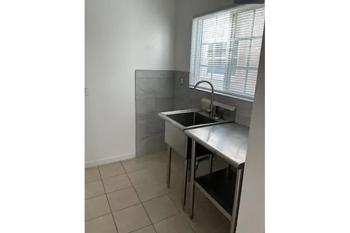 $745 : 614 Woodrow St (TAFT,CA) image 5