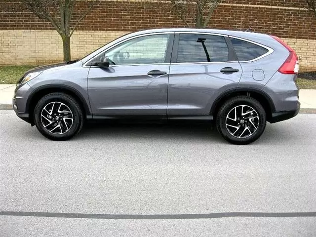 $12000 : 2016 Honda CRV SE image 3