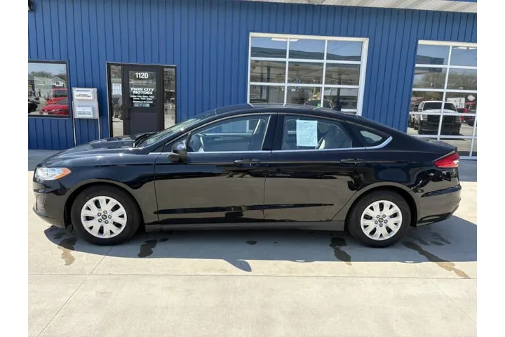 $18990 : 2020 Fusion S image 2