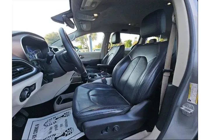 $18995 : Chrysler Pacifica 2018 Touri image 1