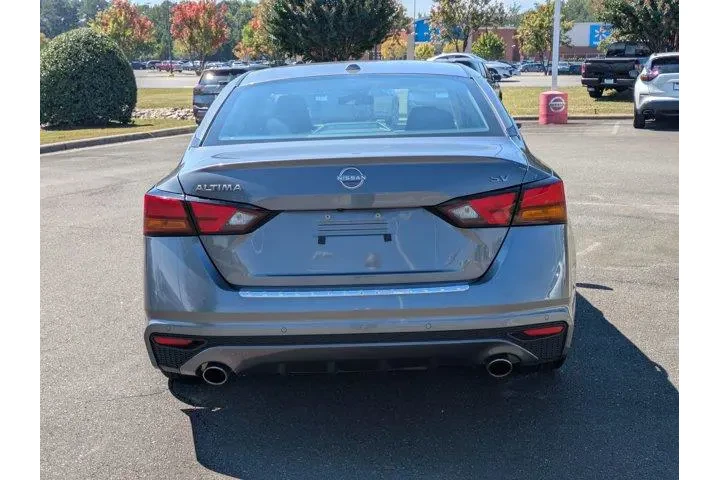 $21293 : Nissan Altima 2023 2.5 SV 4d image 7