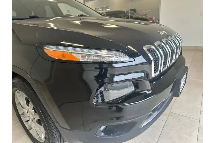 $14157 : Jeep Cherokee 2018 4x4 Limit image 9