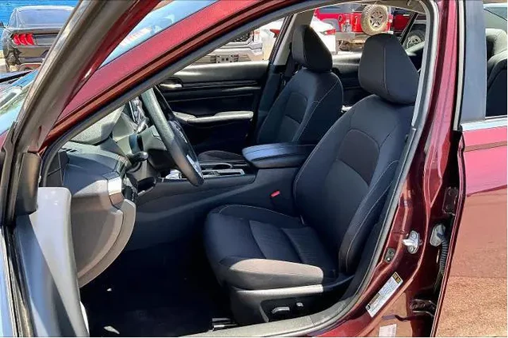 $21538 : Nissan Altima 2024 2.5 SV 4d image 8