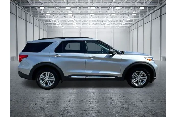 $24351 : Ford Explorer 2024 XLT 4dr S image 8