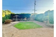 Downey with great neighbors