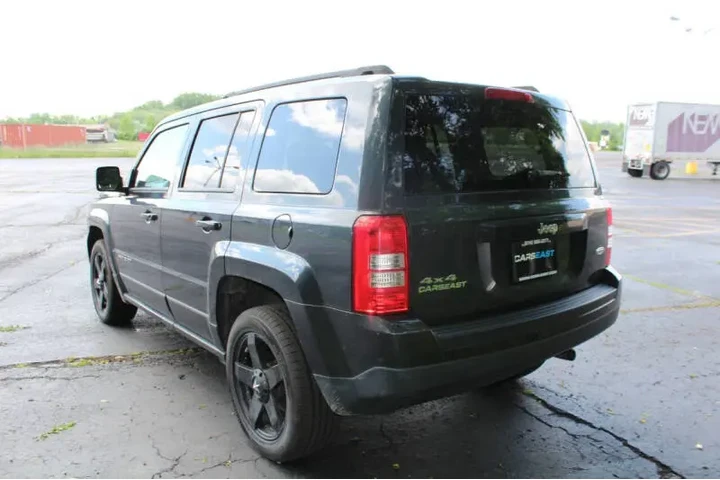 2014 Patriot Latitude image 8
