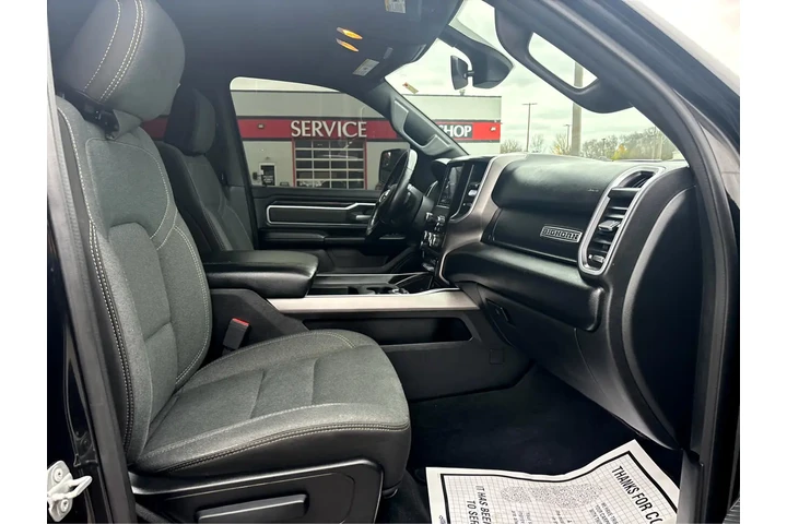 $25980 : 2020 RAM 1500 Big Horn 4x4 Cr image 9