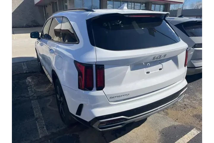 $26777 : Kia Sorento 2023 S 4dr SUV image 3