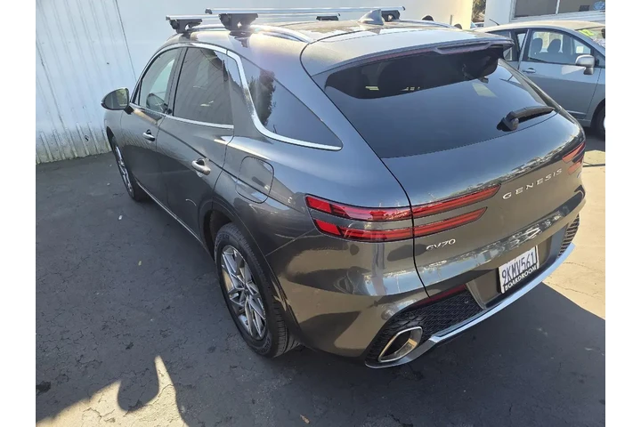 $38995 : Genesis GV70 2024 AWD 2.5T S image 9