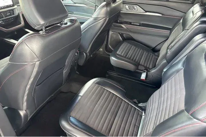 $34998 : Ford Explorer 2025 AWD ST-Li image 6