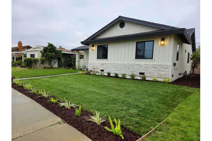 Arellano lawn care y landscape image 9