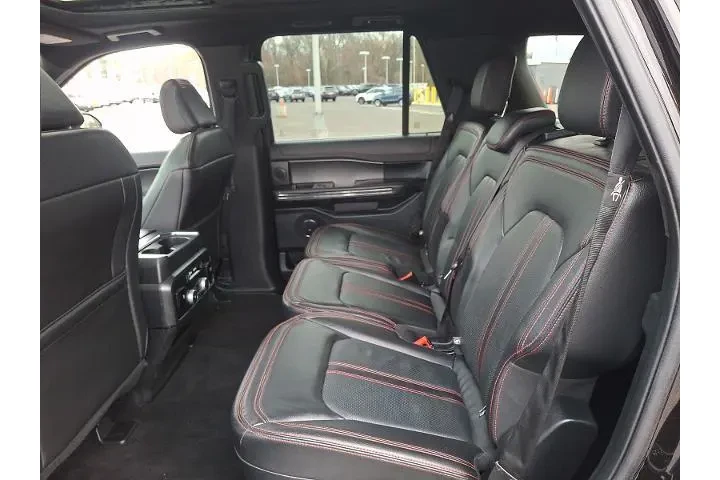$32788 : Ford Expedition 2021 4x4 Lim image 10